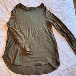 Old Navy Women’s Cozy Longsleeve Olive Green Shirt - Size XL